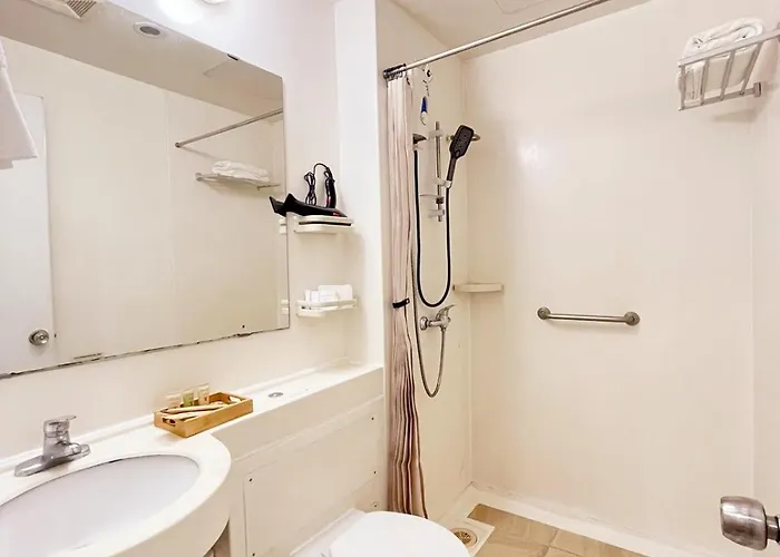 Appartement Stayluxia Manilabayview - Featuring 1 - 5 Bedroom With Balcony Pool Bayviews Netflix - Housekeeping Available- Manille