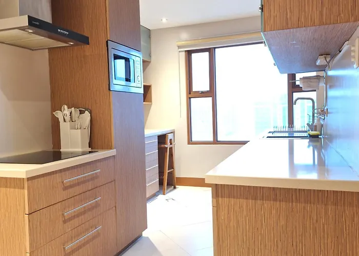 Stayluxia Manilabayview - Featuring 1 - 5 Bedroom With Balcony Pool Bayviews Netflix - Housekeeping Available- Appartement