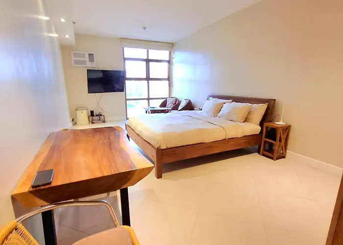 Stayluxia Manilabayview - Featuring 1 - 5 Bedroom With Balcony Pool Bayviews Netflix - Housekeeping Available- Appartement *