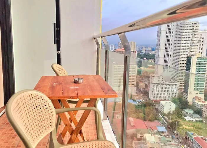 Stayluxia Manilabayview - Featuring 1 - 5 Bedroom With Balcony Pool Bayviews Netflix - Housekeeping Available- Appartement Manille