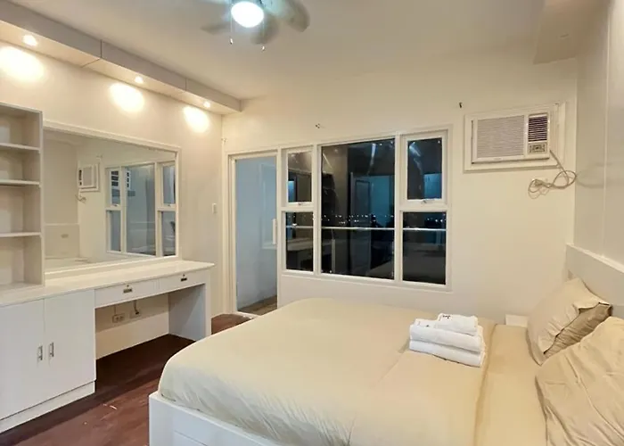 Appartement Stayluxia Manilabayview - Featuring 1 - 5 Bedroom With Balcony Pool Bayviews Netflix - Housekeeping Available-