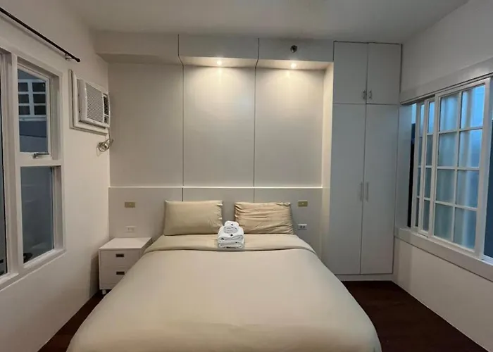 Stayluxia Manilabayview - Featuring 1 - 5 Bedroom With Balcony Pool Bayviews Netflix - Housekeeping Available- * Manille